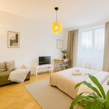 Budovatelska דירה *